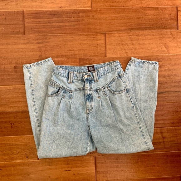BDG size 24 light wash high-rise pleated mom jeans - Picture 2 of 5